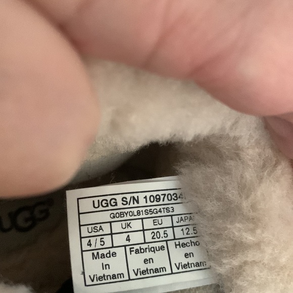 New UGG Black Suede Boots sz 4/5 - Picture 6 of 6